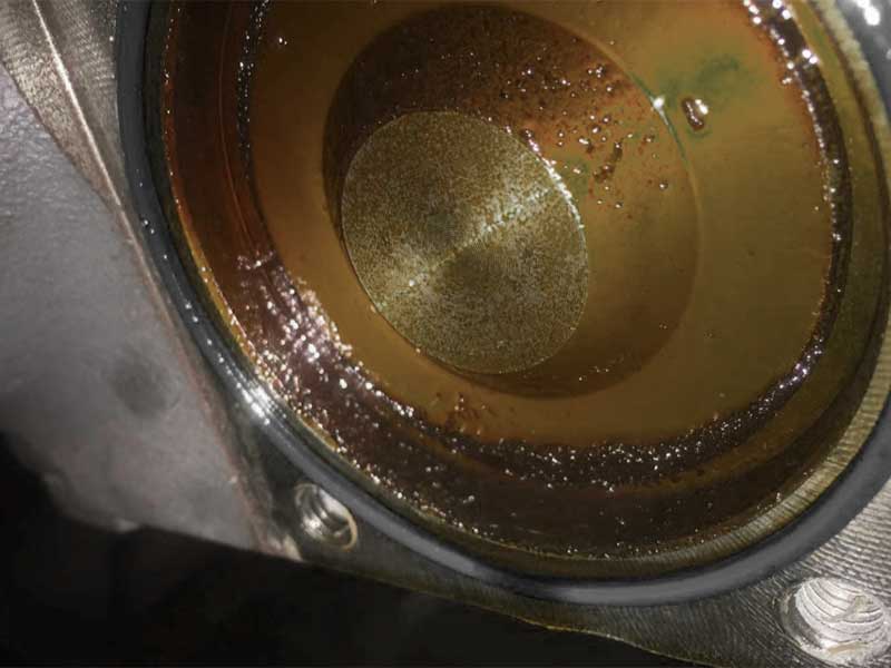 螺杆空压机积碳原因与处理方法：科学清理与有效预防指南