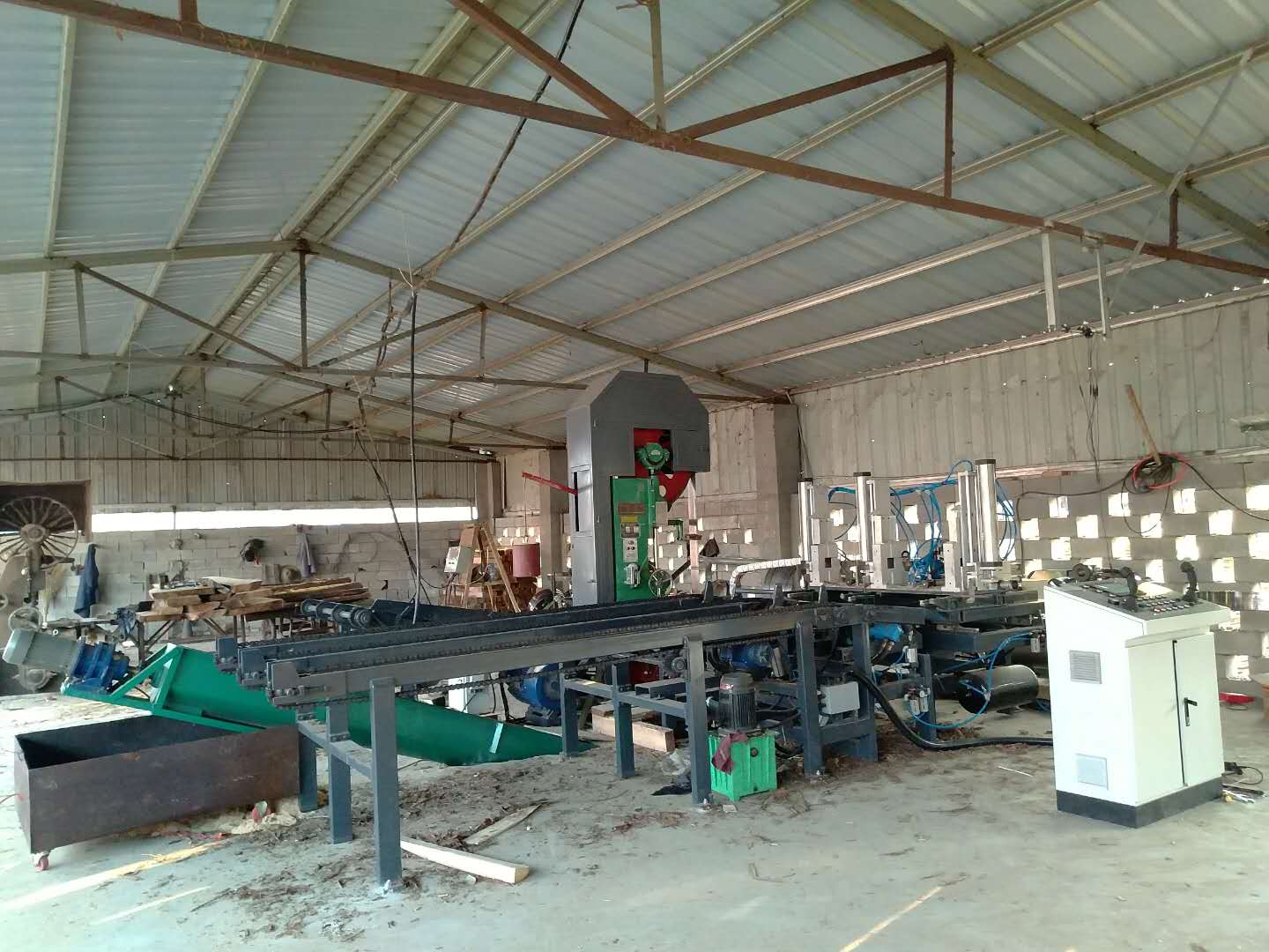 <b>瑞福祥帶鋸機(jī)</b>